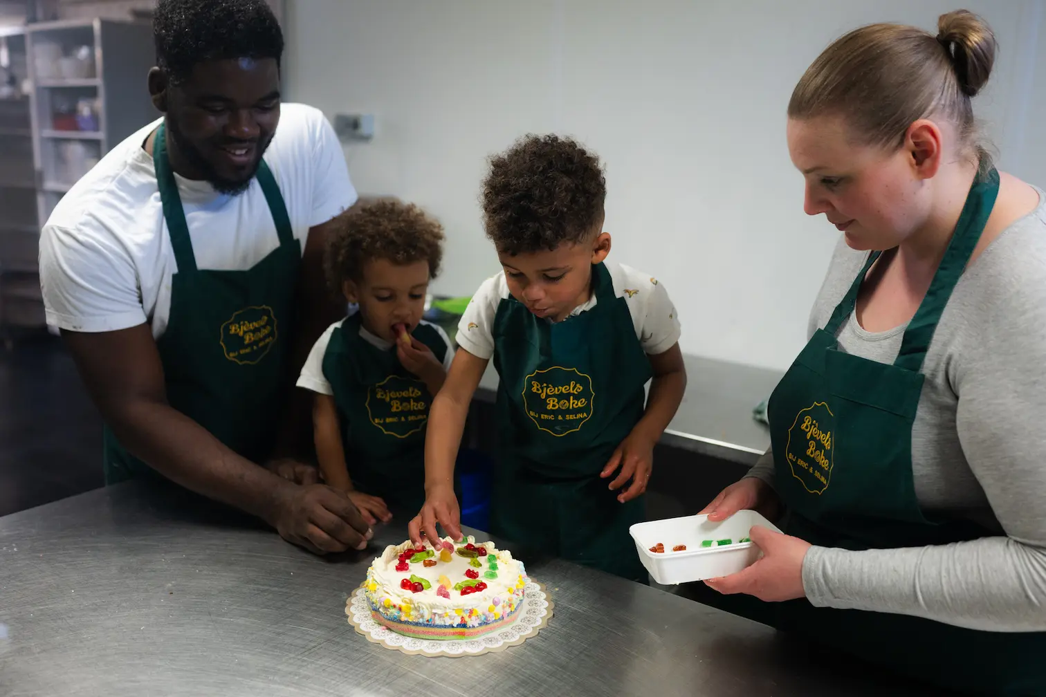 bjevels boke over ons